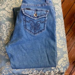 Lee Jeans. Slender Secrets.